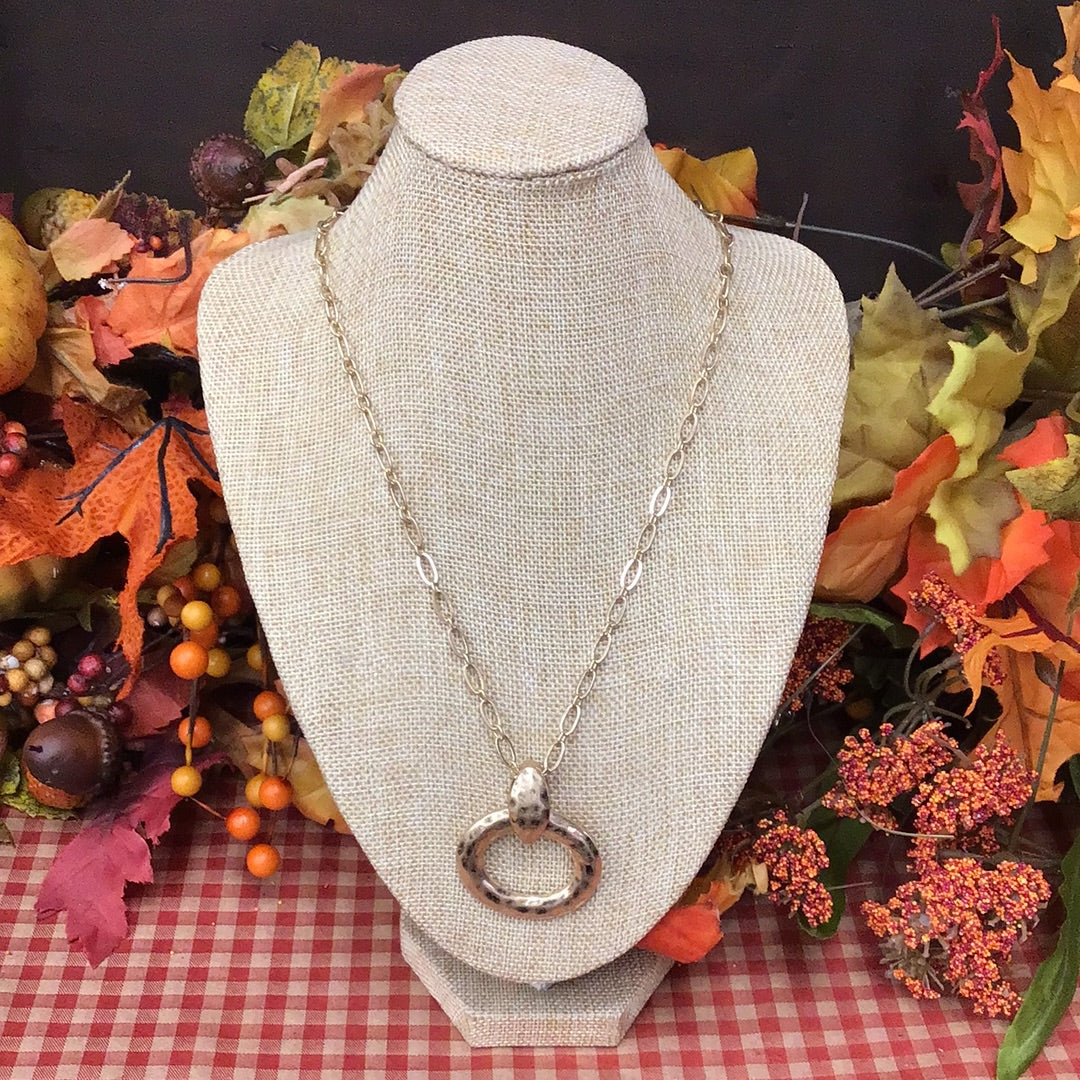 Mae Hammered Pendant Necklace