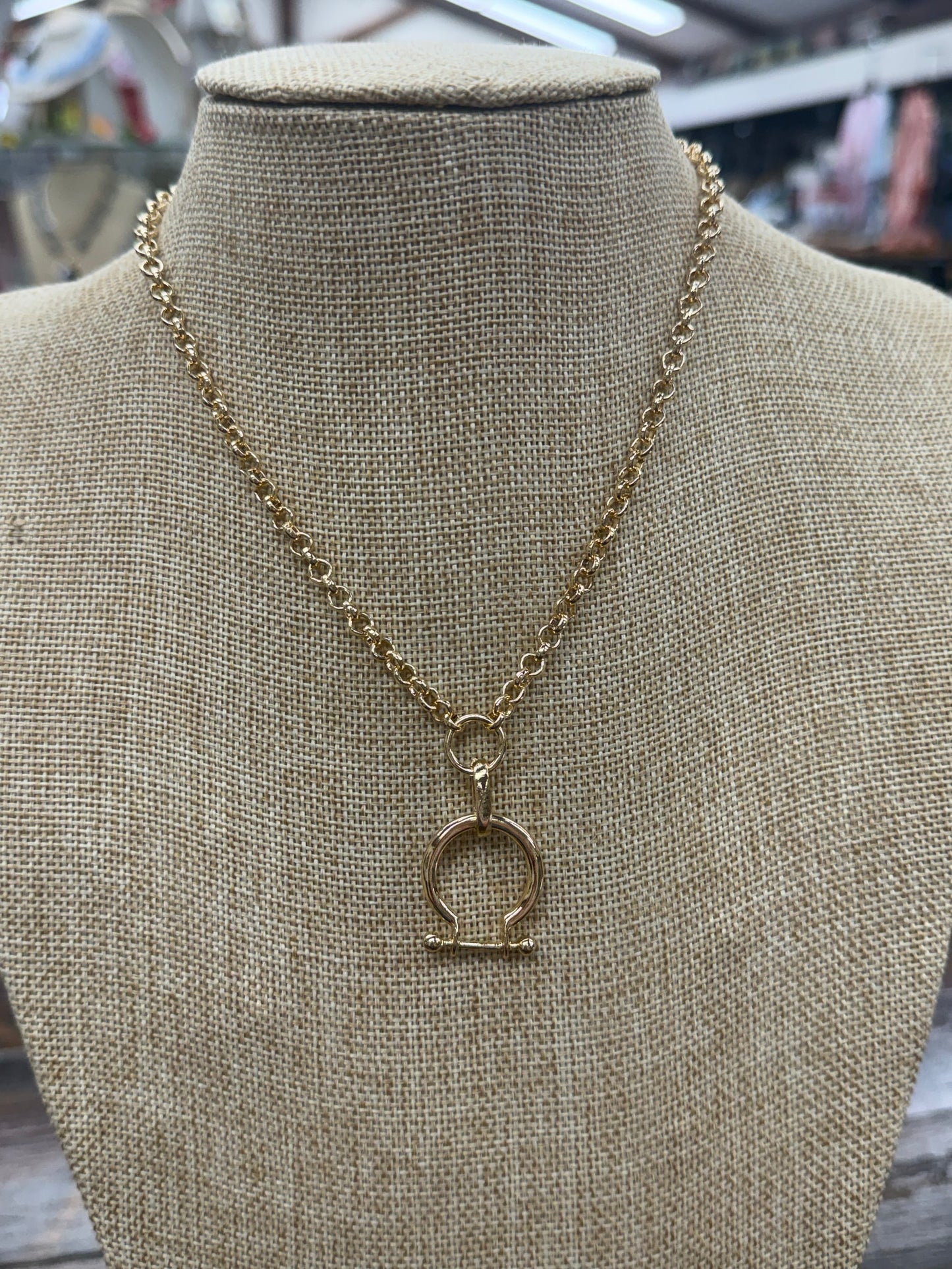Gold Mini Chain Horseshoe Necklace