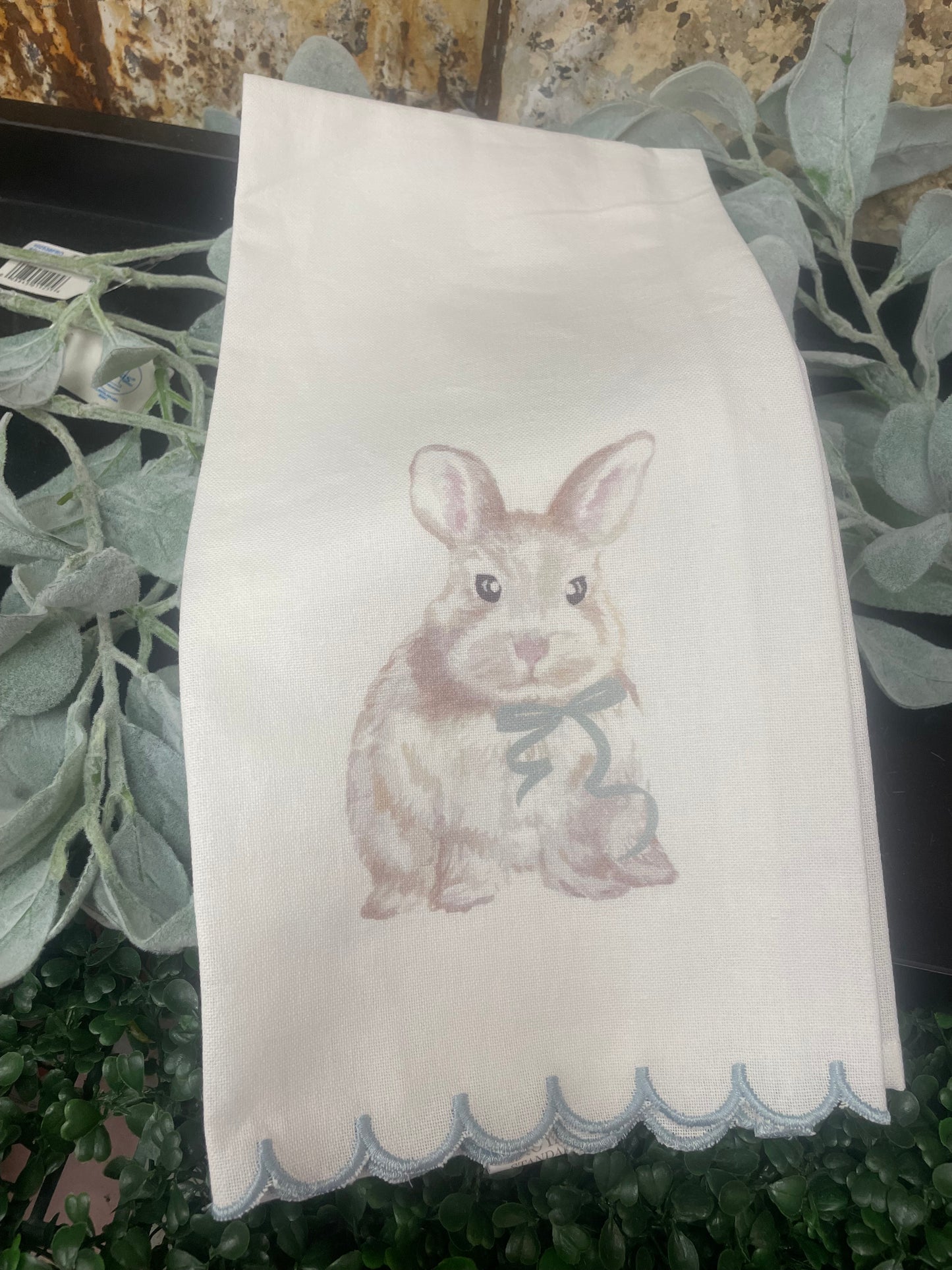 Winston Bunny Scallop Hand Towel