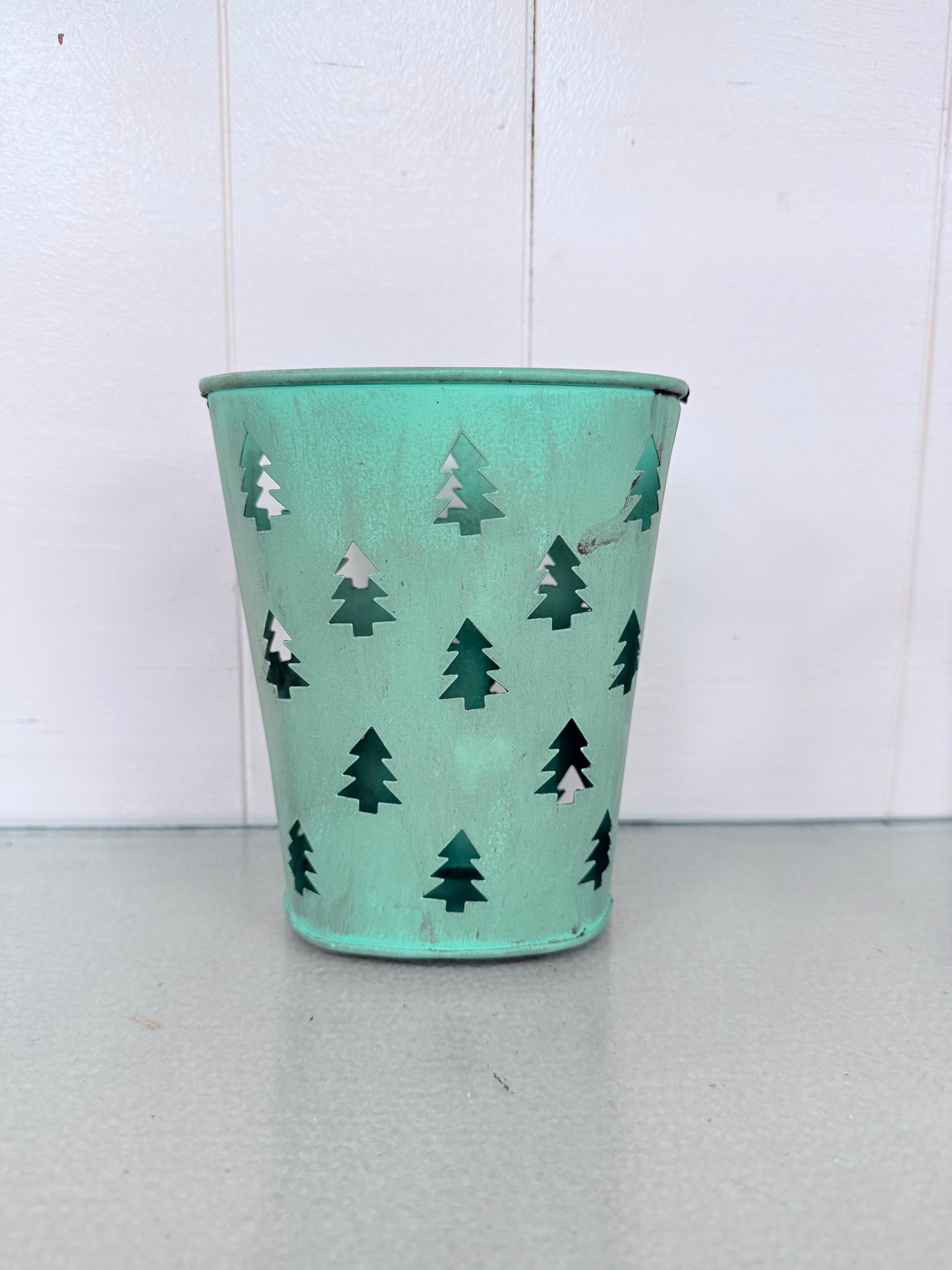 Small Christmas Tree Metal Tins