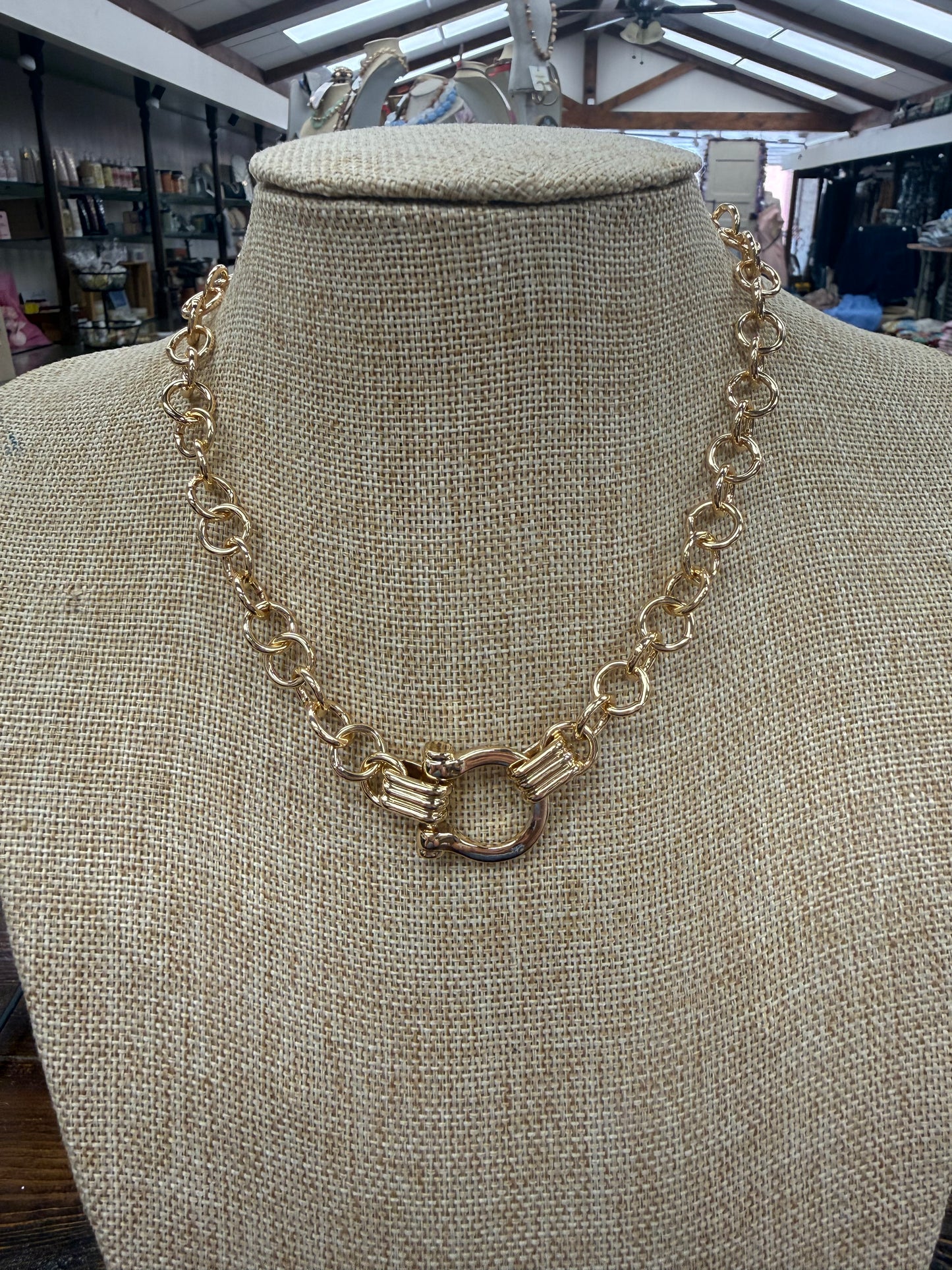 Gold Chain Horseshoe Necklace
