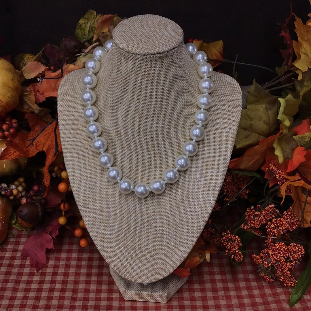 Eleanor Beaded Pearl Necklace In Ivory