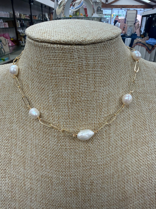Mini Gold Chain with Pearls Necklace